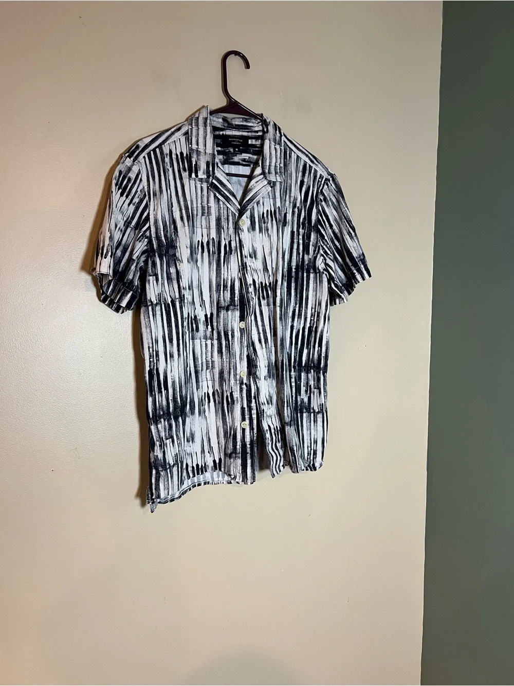 Banana Republic Black & White Short-Sleeve Button-Down Shirt Size M